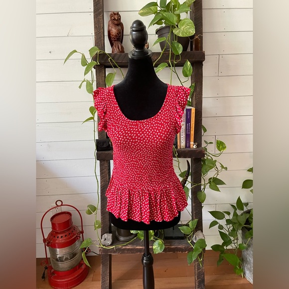 Sim & Sam: Red Cropped Top - Picture 14 of 17